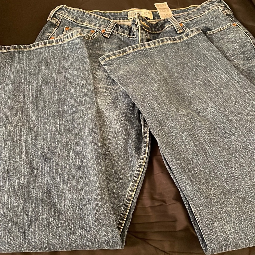 🔥Sale🔥 women’s nice mid rise bootcut jeans ..EUC..